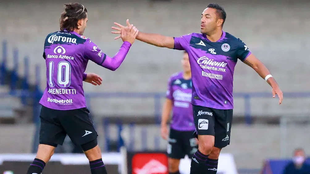 IMAGO7 Nicolás Benedetti y Marco Fabián festejando gol de Mazatlán