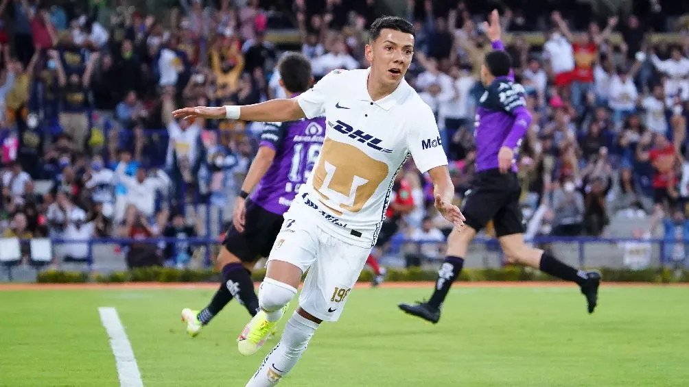 IMAGO7 Jorge Ruvalcaba celebrando anotación de Pumas ante Mazatlán