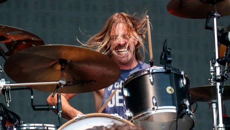 AP Taylor Hawkins durante un concierto de Foo Fighters