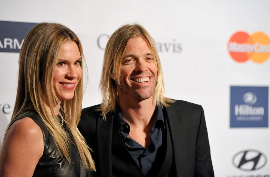 AP Taylor Hawkins durante una alfombra roja