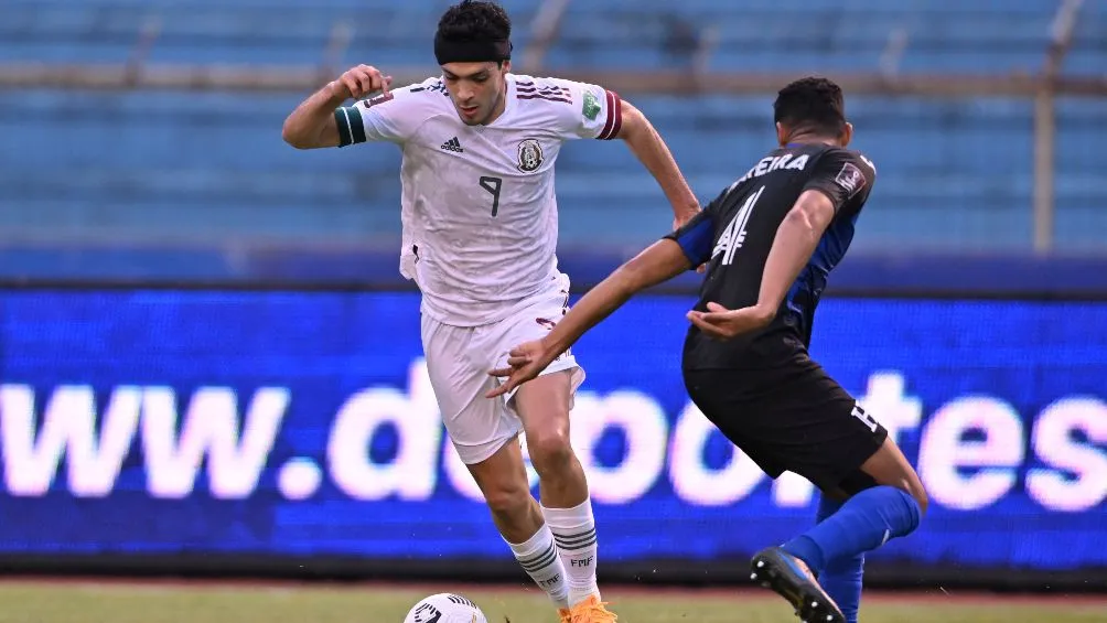 IMAGO7 Raúl Jiménez no tuvo un buen encuentro en suelo catracho