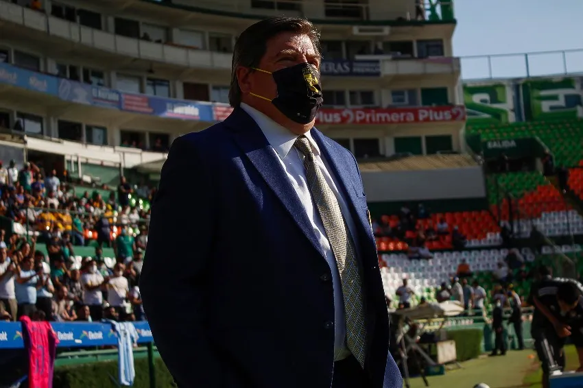 IMAGO 7 Piojo Herrera en un partido de Tigres