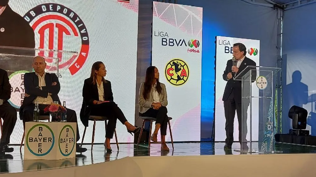 VÍCTOR DÍAZ Mikel Arriola durante conferencia de prensa junto a Bayer en México