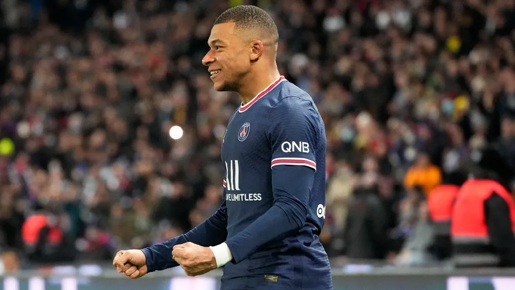 AP Kylian Mbappé festejando gol con el París Saint-Germain en Ligue 1
