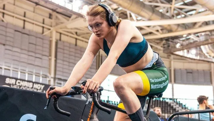 ESPECIAL Emily Bridges, en competencia