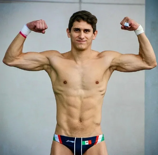 INSTAGRAM @diegoballezaoficial Diego Balleza, clavadista mexicano