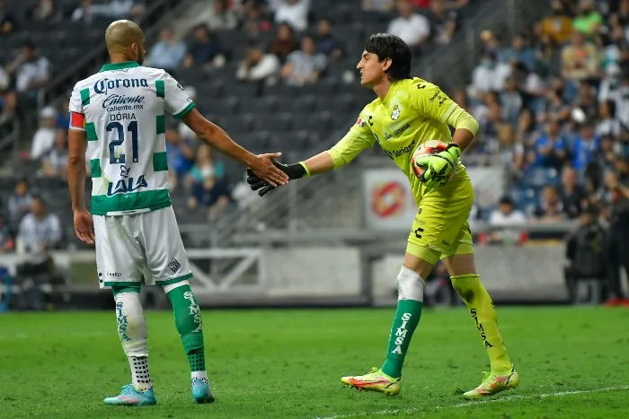 IMAGO7 Doria y Acevedo en acción con Santos