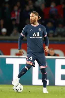 EFE Sergio Ramos en acción con el PSG