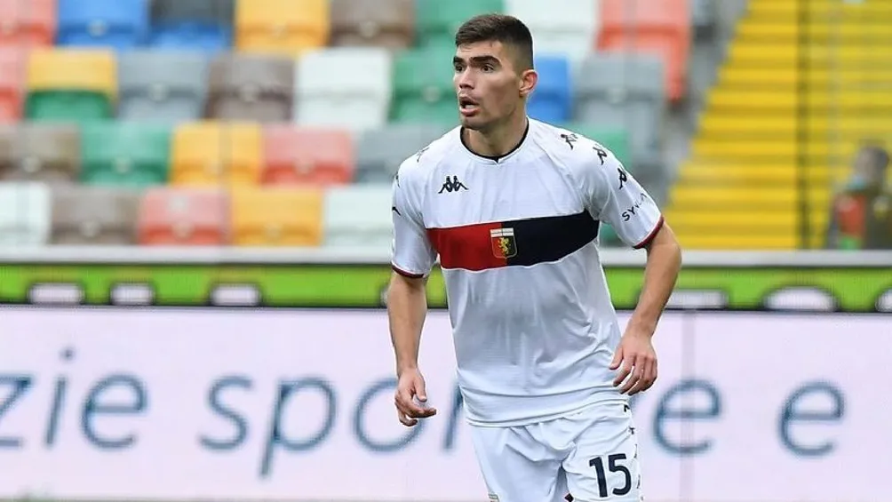 INSTAGRAM | @JOHAN_PIPE Johan Vásquez jugando partido con el Genoa en la Serie A