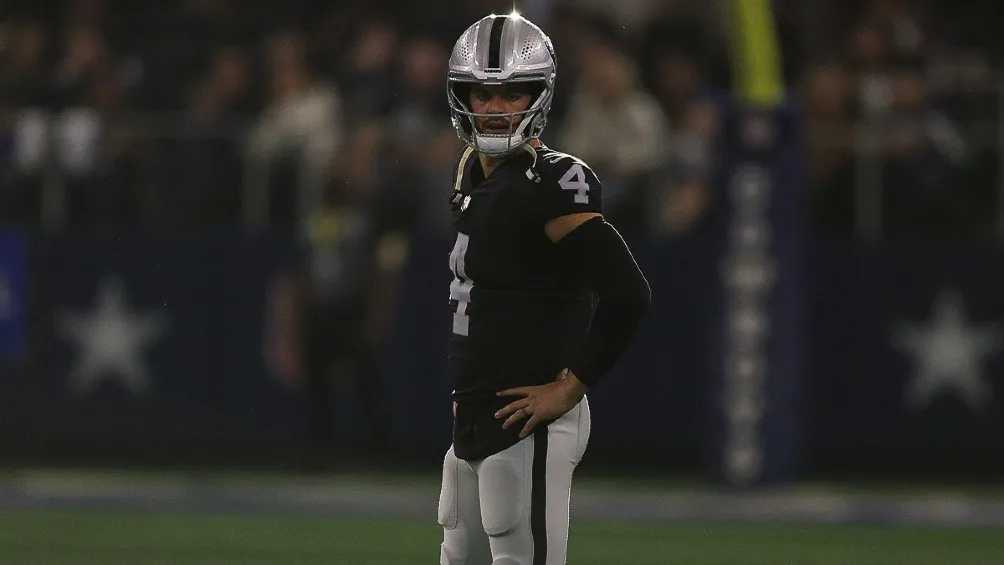 INSTAGRAM | @DEREKCARRQB Derek Carr jugando partido de la NFL con Raiders