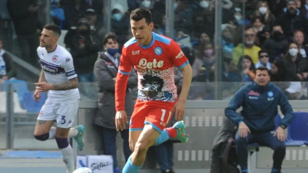 EFE Lozano en un partido con el Napoli