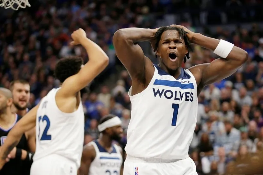 AP Edwards durante el partido