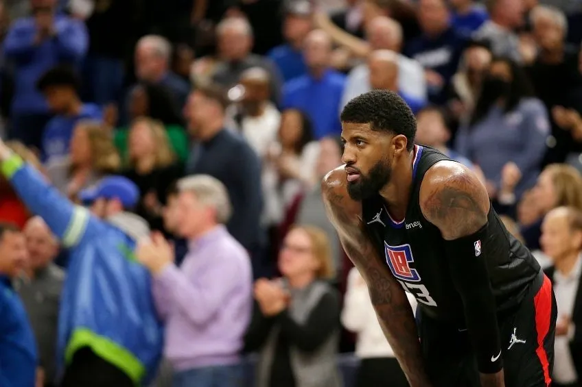 AP Paul George durante el partido