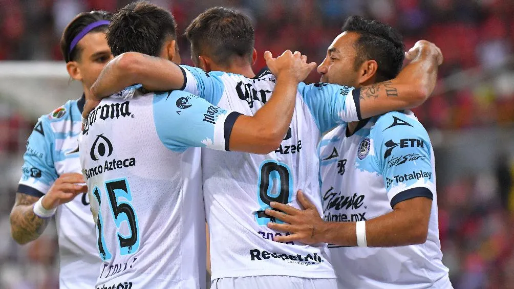 IMAGO7 Jugadores de Mazatlán celebrando anotación ante el Atlas