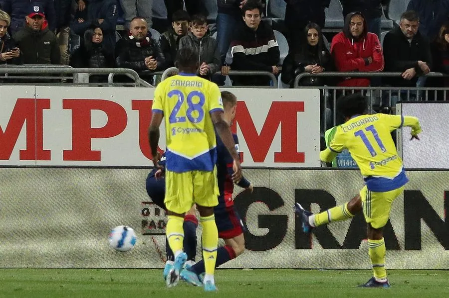 EFE Juan Cuadrado durante un partido con la Juventus