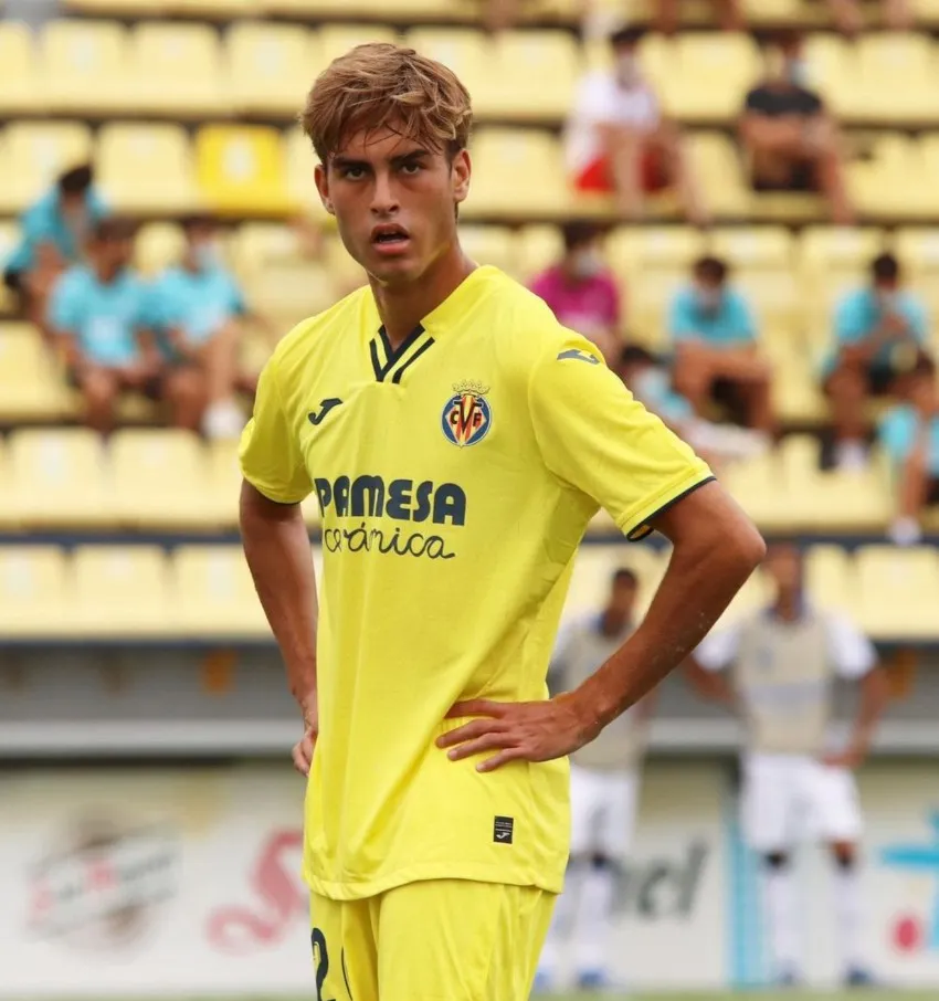 INSTAGRAM: @emilianogarciaescudero Emiliano García, jugador mexicano en el Villarreal B