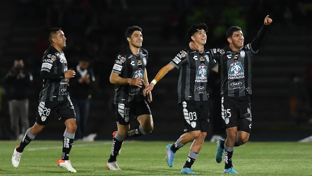 IMAGO7 Jugadores de Pachuca festejando anotación ante FC Juárez