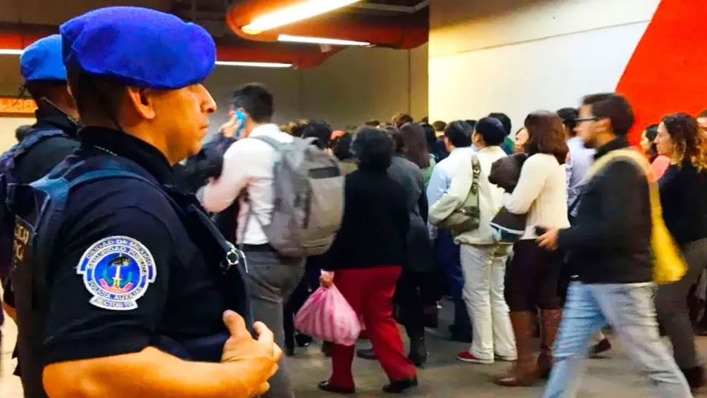 TWITTER | @METROCDMX Los usuarios celebraron la actitud del joven