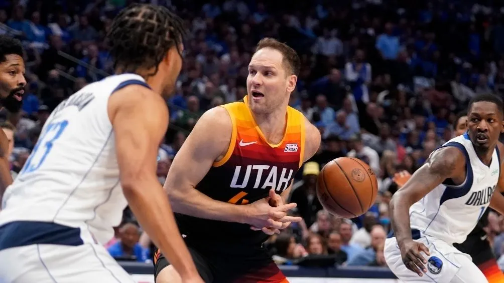 AP Mavericks empató la serie