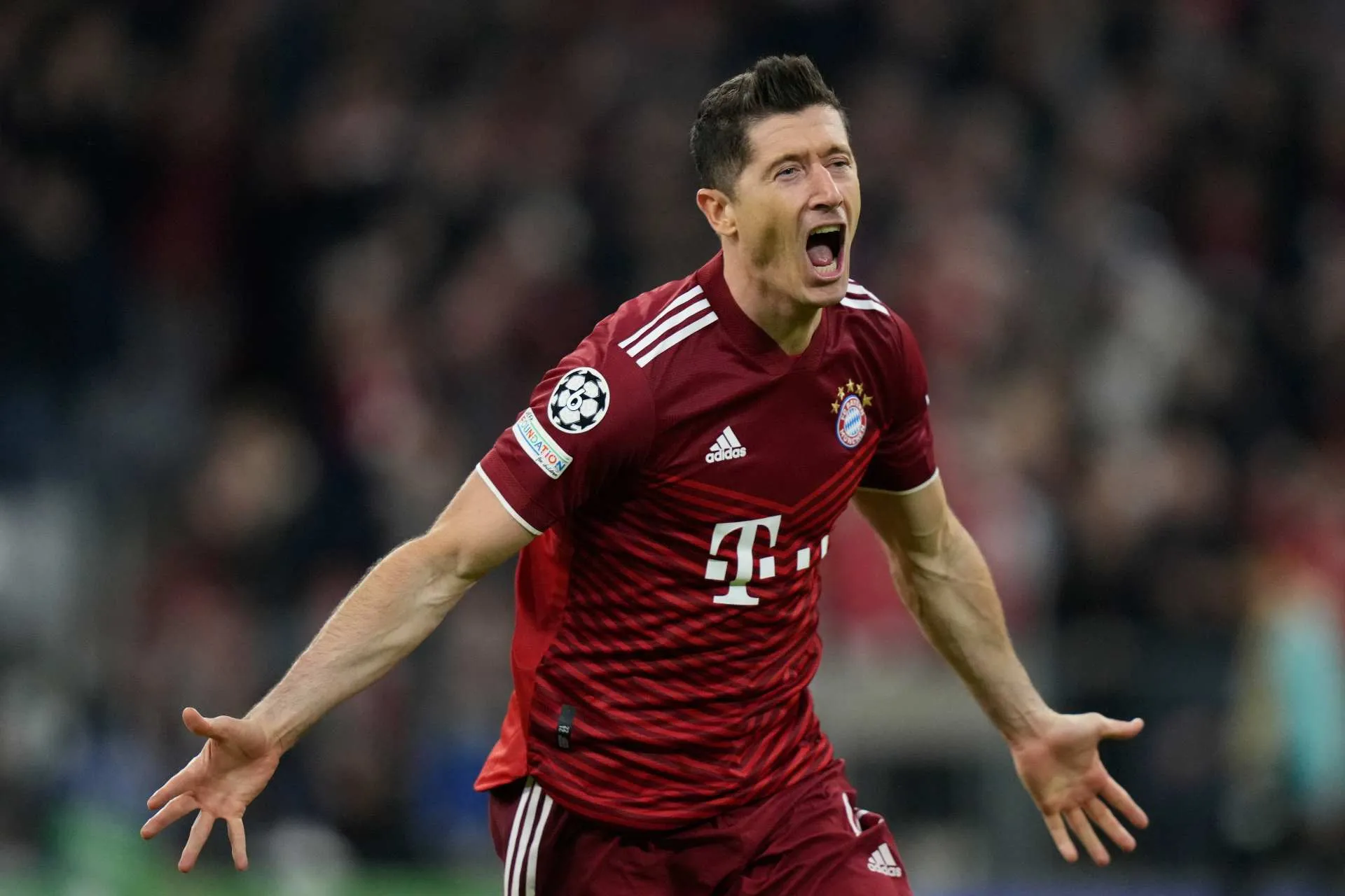 AP Lewandowski festejando gol del Bayern Munich en Champions League