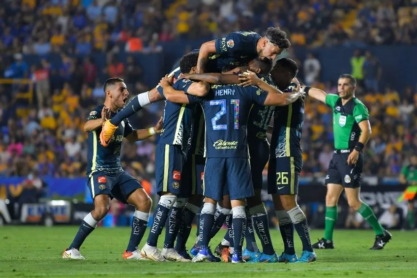 IMAGO7 Jugadores del América festejando un gol