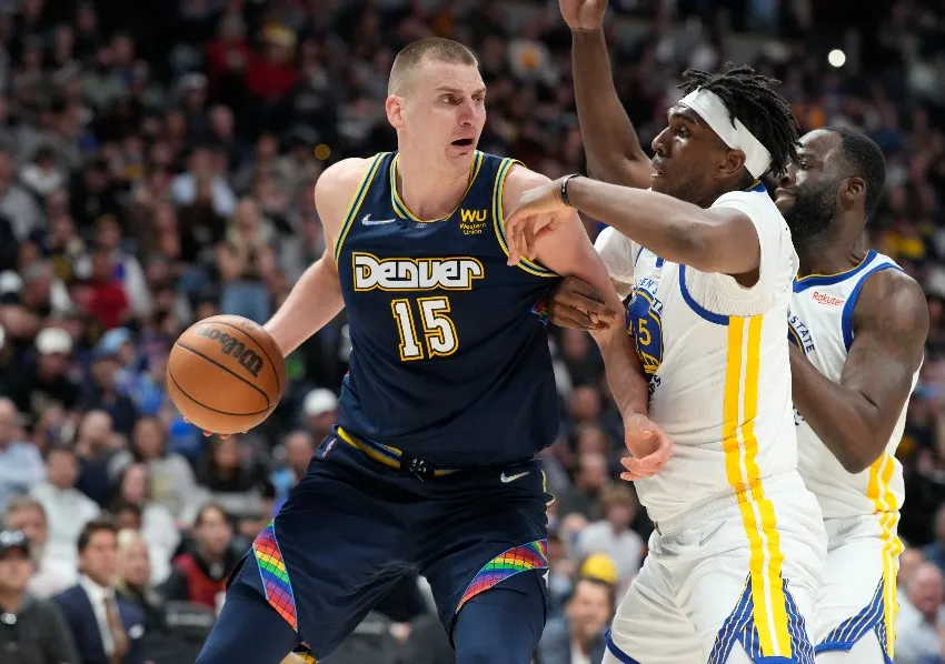 AP Nikola Jokic evitó la 'cepillada' de Denver de los Playoffs