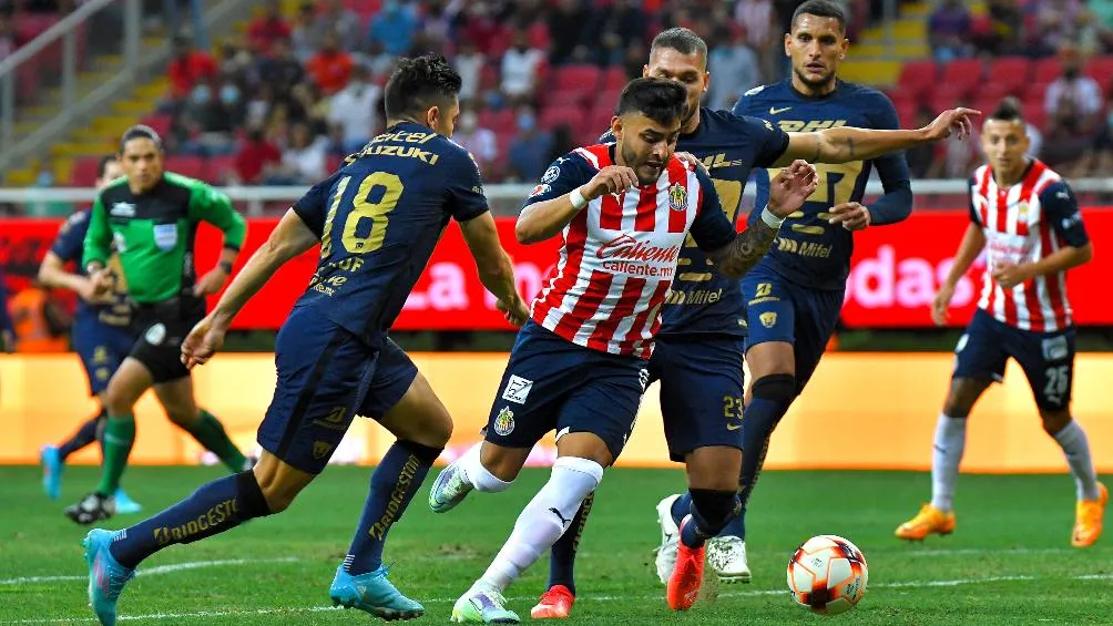 IMAGO7 Chivas amarró el repechaje; Pumas está en la pelea