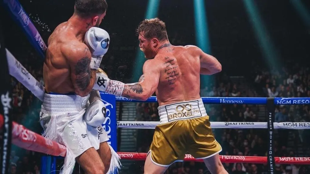 INSTAGRAM | @CANELO Canelo Álvarez peleando ante Plant