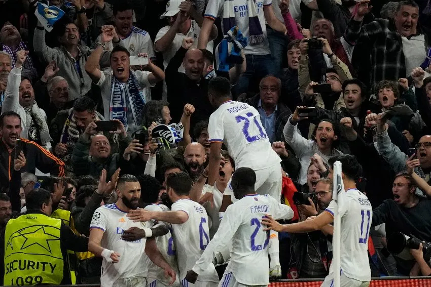 AP Benzema celebrando la remontada del Real Madrid