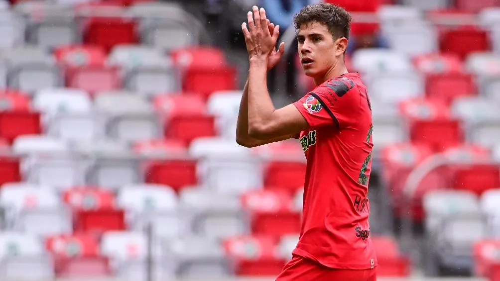 IMAGO7 El defensa mexicano está en la mira del equipo turco