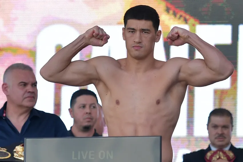 MEXSPORTS Canelo y Bivol en el pesaje previo a la pelea