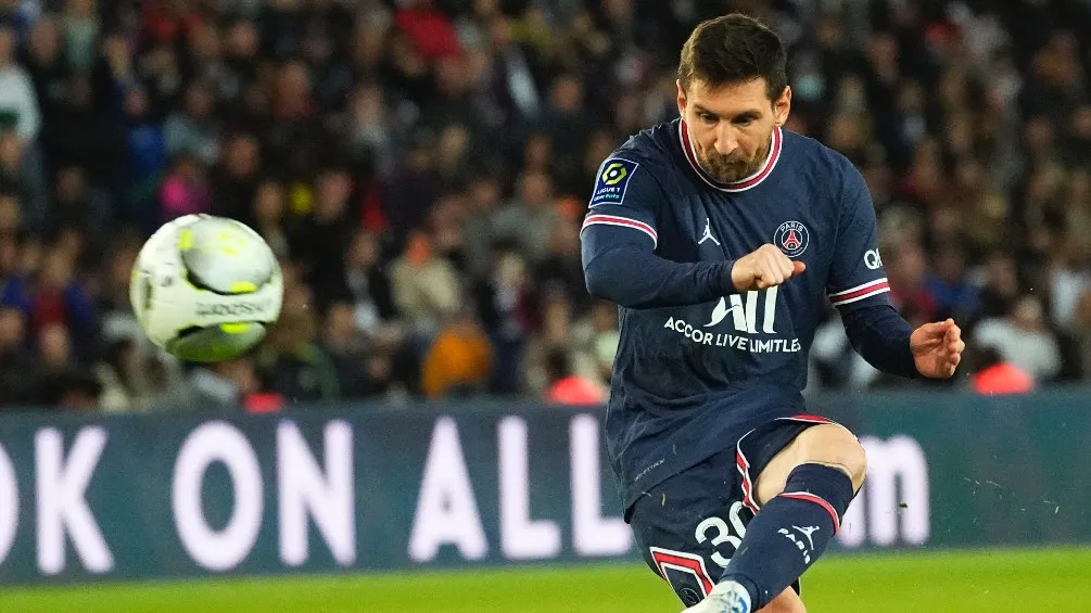 AP Messi jugando con PSG