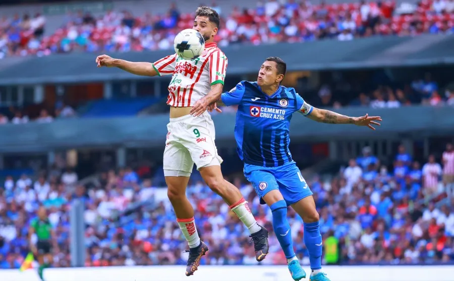 IMAGO7 El Cata en juego ante Necaxa