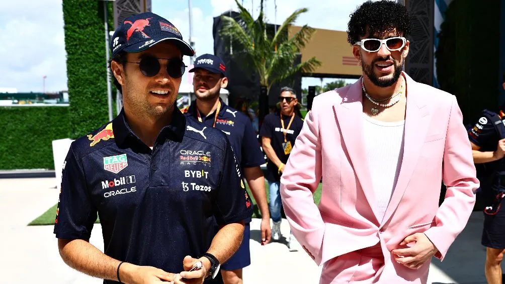 TWITTER | @F1 Checo Pérez junto a Bad Bunny previo al GP de Miami