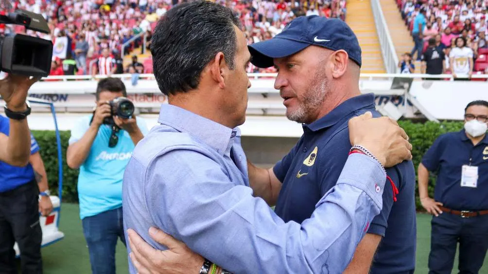 IMAGO7 Lillini se dio un abrazo fraterno con Cadena