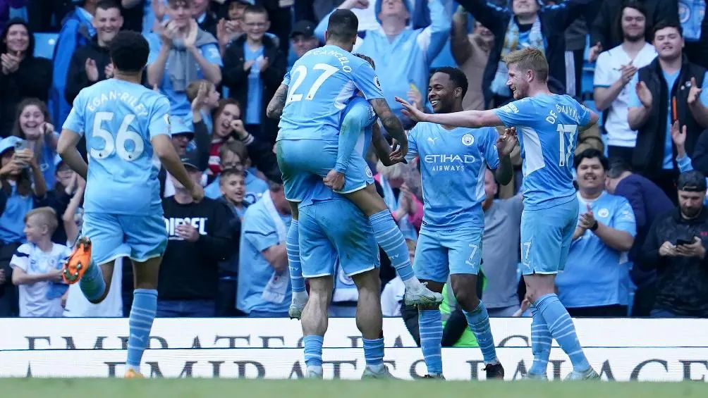 AP Jugadores de Manchester City festejando gol ante Newcastle
