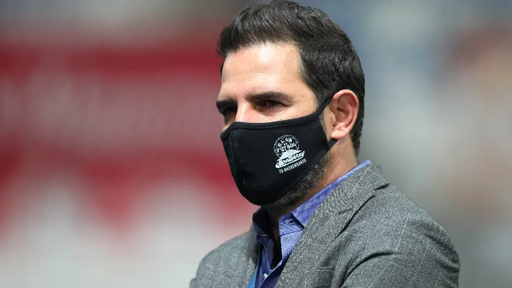 IMAGO7 Duilio Davino presenciando partido de Monterrey en la Liga MX