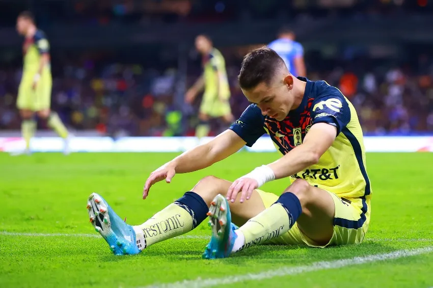 IMAGO 7 Fidalgo en un partido con América