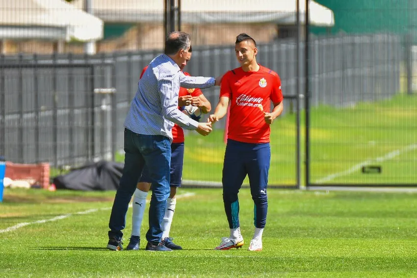 IMAGO 7 Peláez en un entrenamiento de Chivas