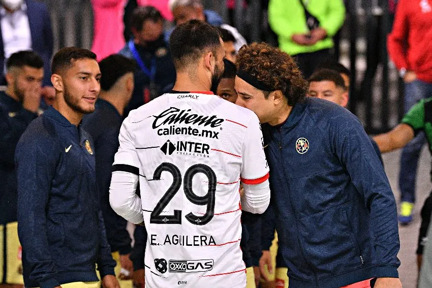 IMAGO 7 Aguilera y Ochoa en un América vs Atlas