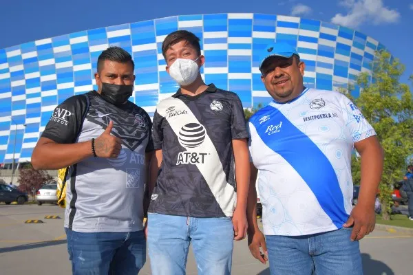 IMAGO7 Aficionados del Puebla en el Estadio Cuauhtémoc
