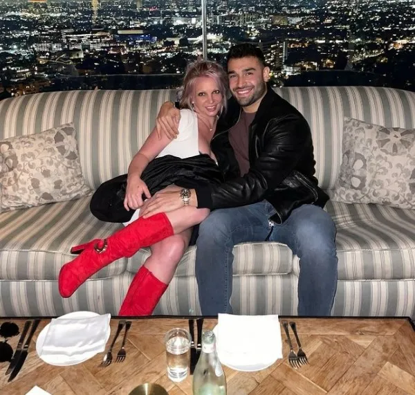 INSTAGRAM @britneyspears Britney Spears junto a Sam Asghari