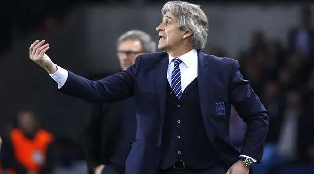 EFE Manuel Pellegrini dirigiendo al Betis