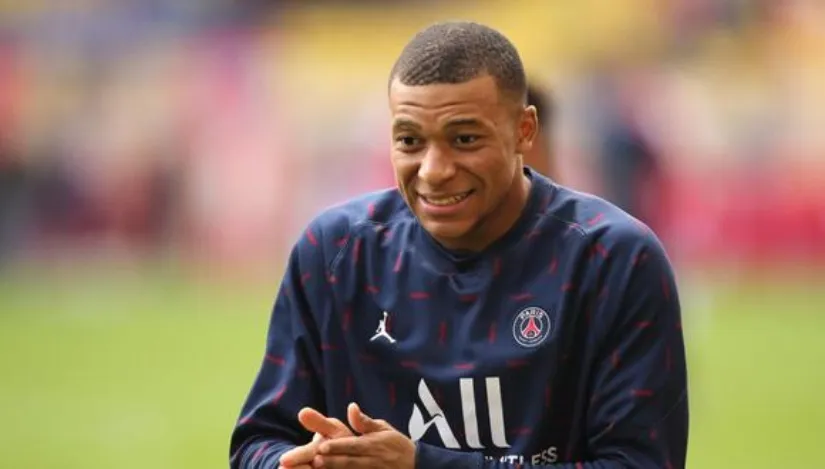 AP Kylian Mbappé en un partido del PSG