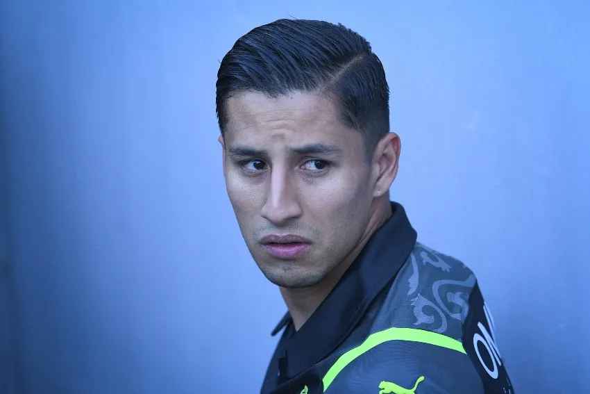 IMAGO7 Carlos Cisneros en un partido de Chivas