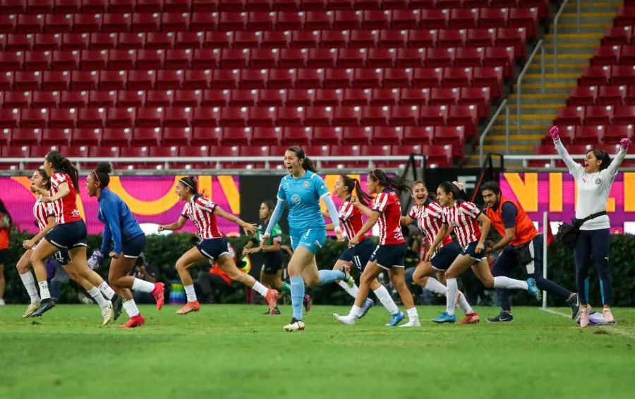 IMAGO7 Chivas celebra el pase a la Final