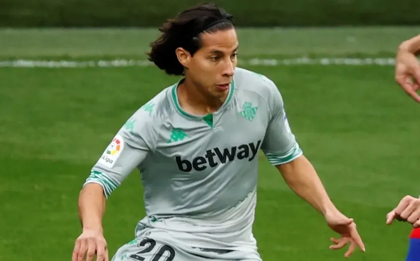 EFE Diego Lainez en un juego del Real Betis