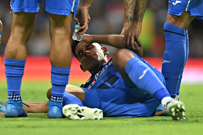 IMAGO 7 Luis Abram tras el golpe con Nico López