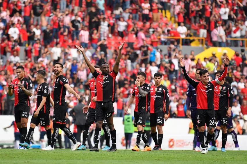 IMAGO7 Jugadores de Atlas tras vencer a Chivas