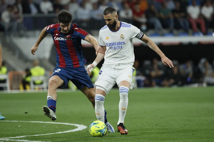 EFE Karim Benzema durante un partido con Real Madrid